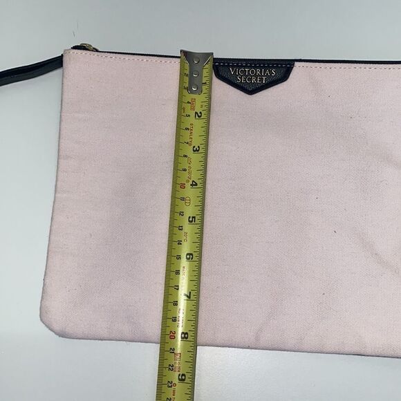 🔥VICTORIA SECRET COSMETIC BAG womens New(60) - Picture 2 of 4